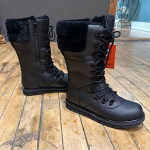 New In Box! Royal Canadian Castlegar snow boots in Black multiple sizes!